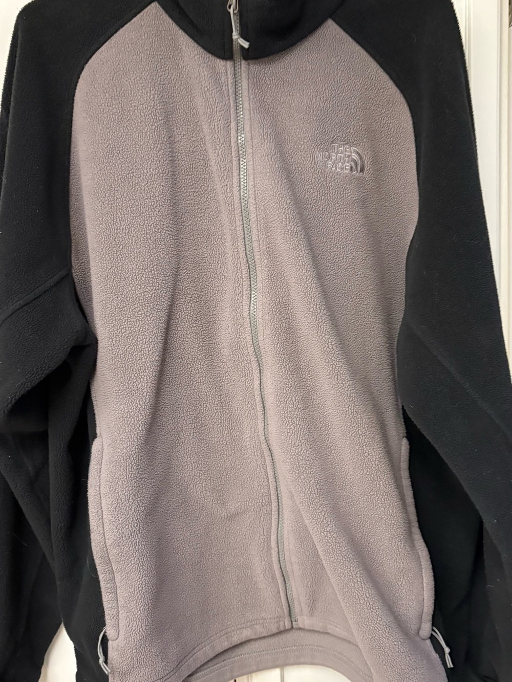 The North Face Black & Gray Full-Zip Lightweight Fleece Jacket - Picture 2 of 6